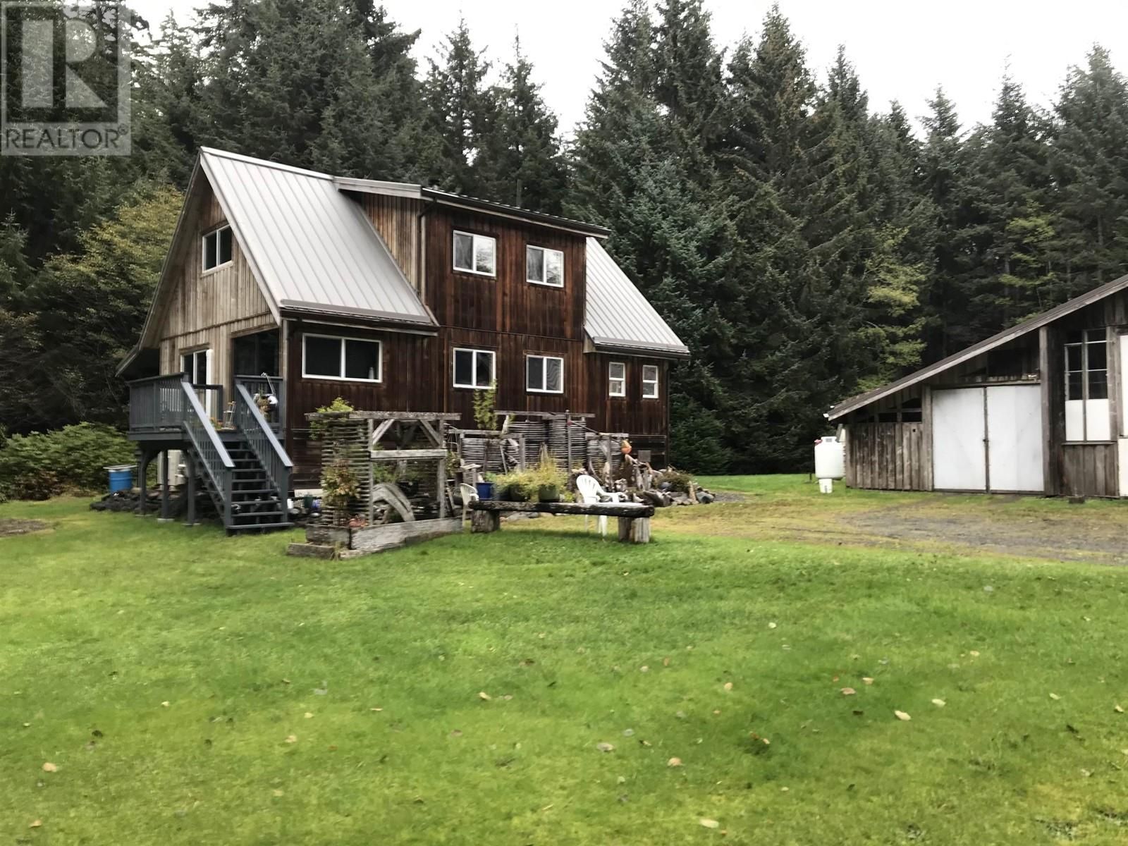 313 LAWNHILL ROAD, Daajing Giids City